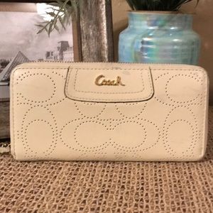 ⚡️Coach Zip Around Wallet